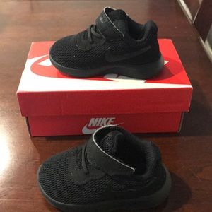 Boys Nike Tennis Shoes